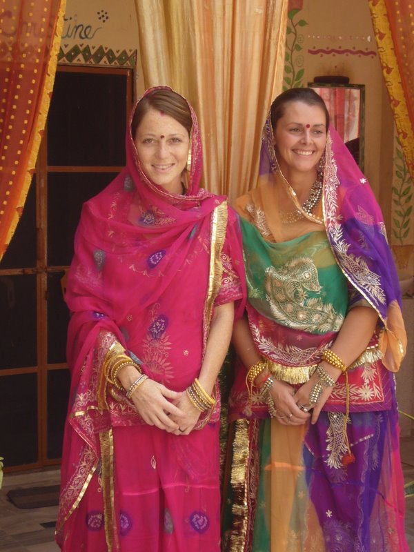 Travel - India - Rajasthan - Jodhpur - Newspaper Photoshoot - Getting Ready